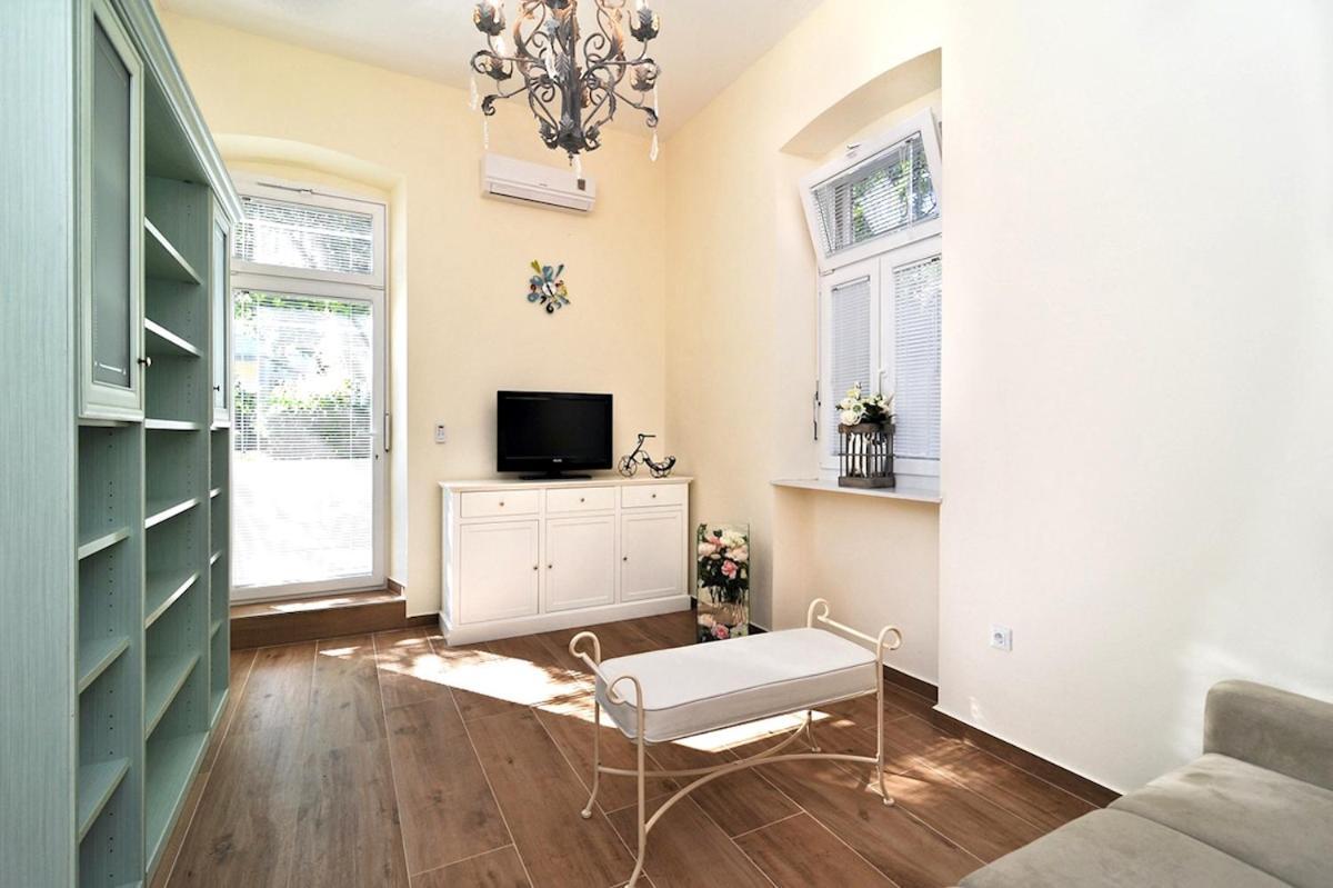 Ida Apartman *